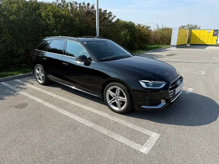 Audi A4 2019 photo 2