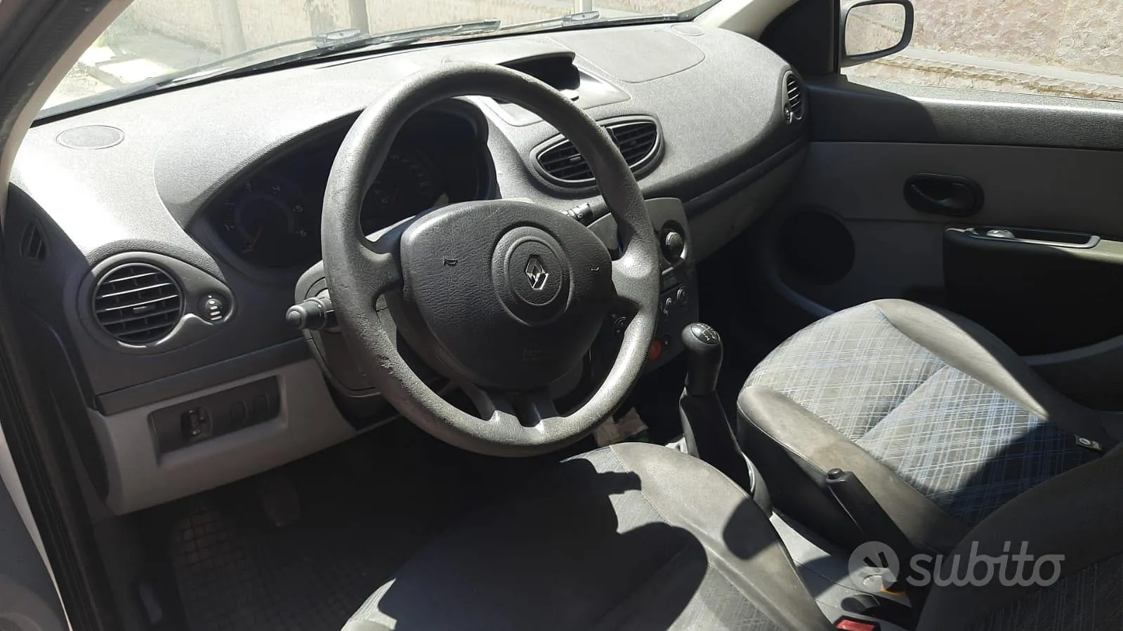 Renault Clio 2006 photo 5