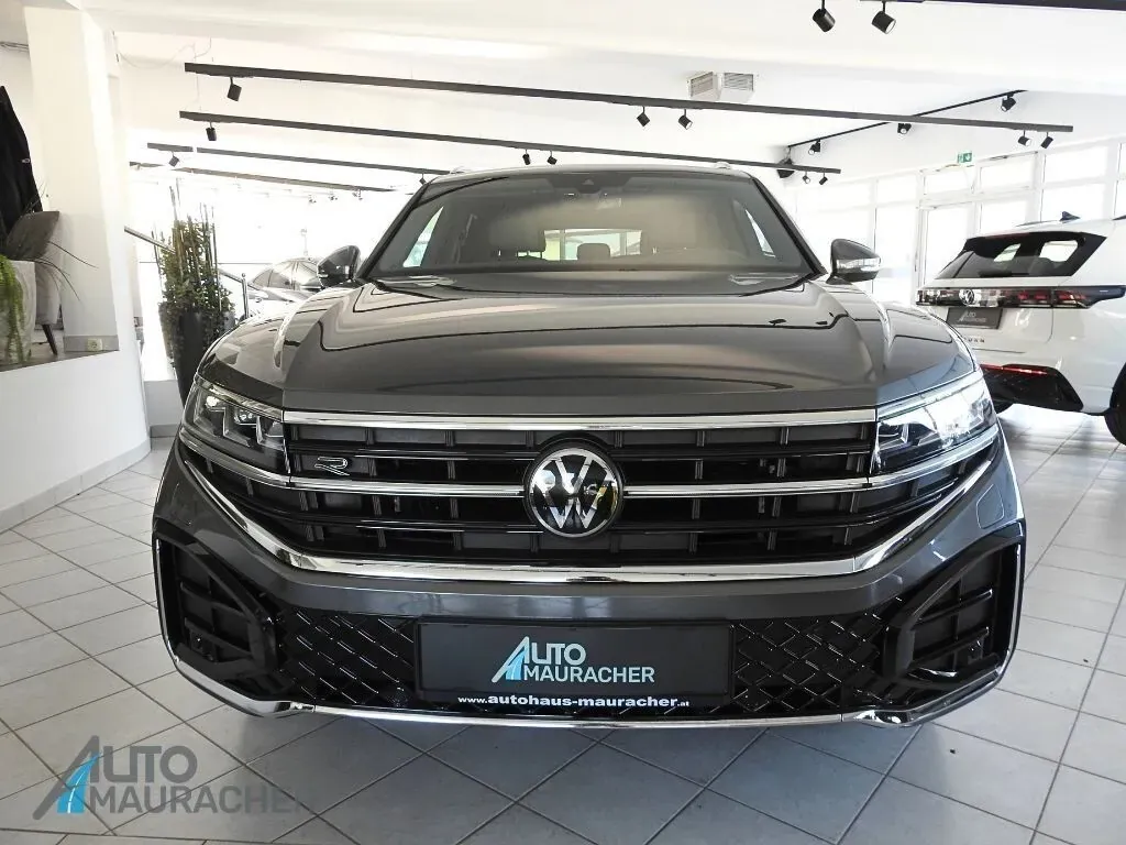 Volkswagen Touareg 2024 photo 3