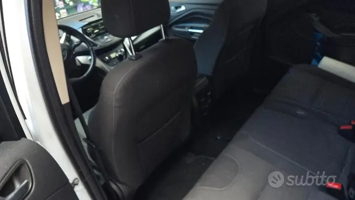 Ford Kuga 2016 photo 2