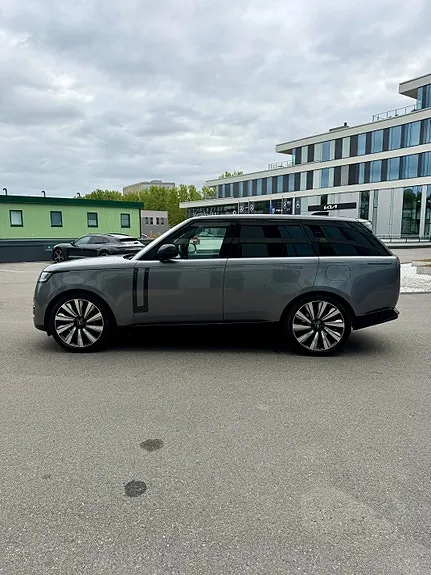 Land Rover Range Rover 2024 photo 3
