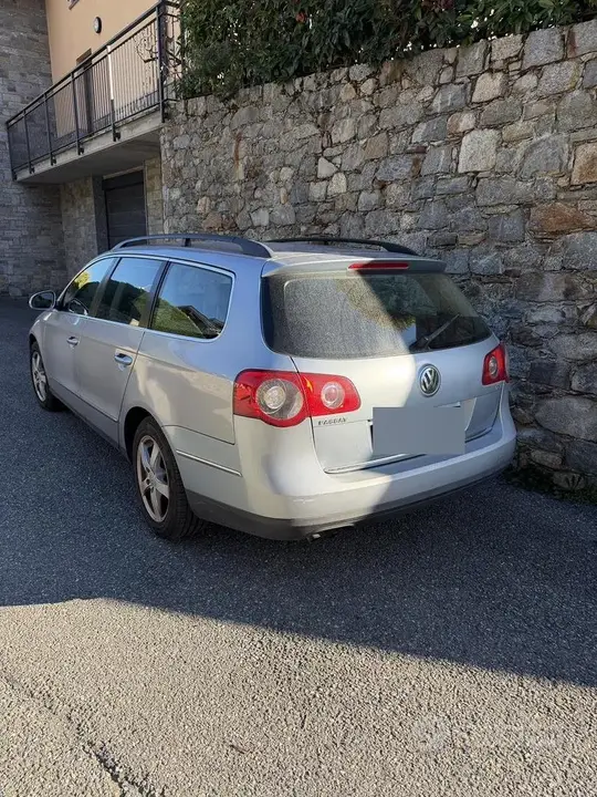 Volkswagen Passat 2006 photo 2