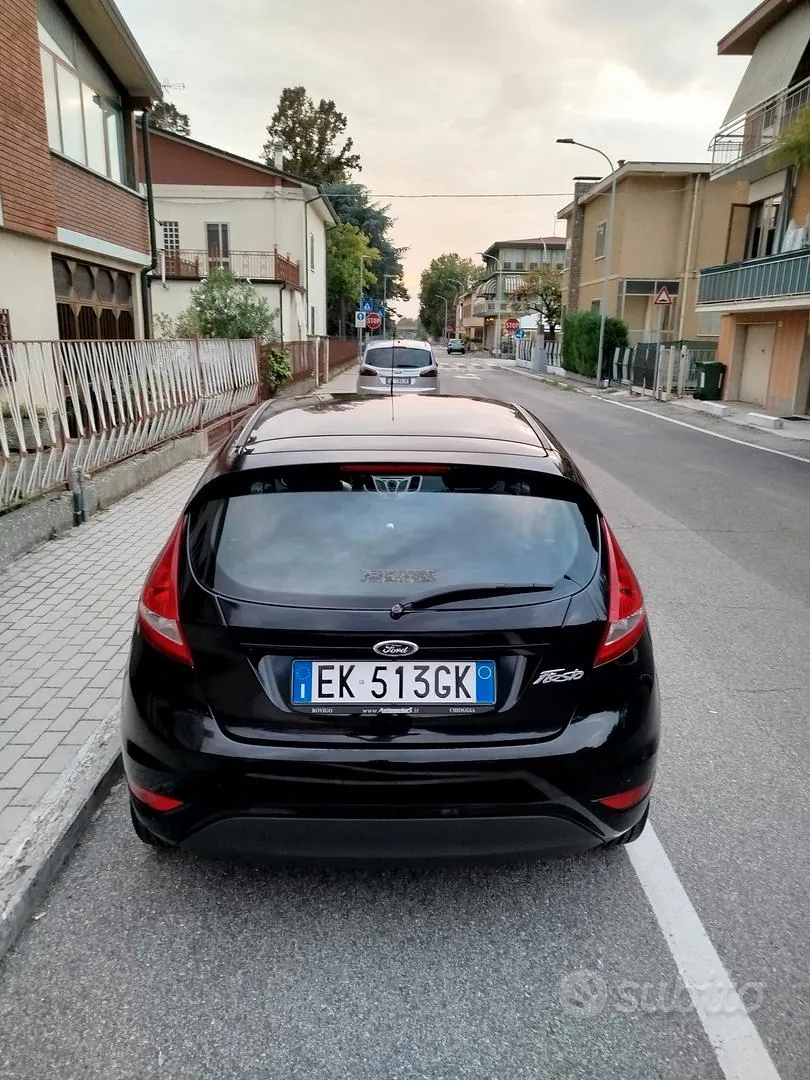 Ford Fiesta 2011 photo 4