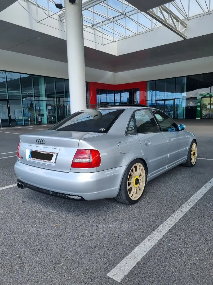 Audi A4 2000 photo 2