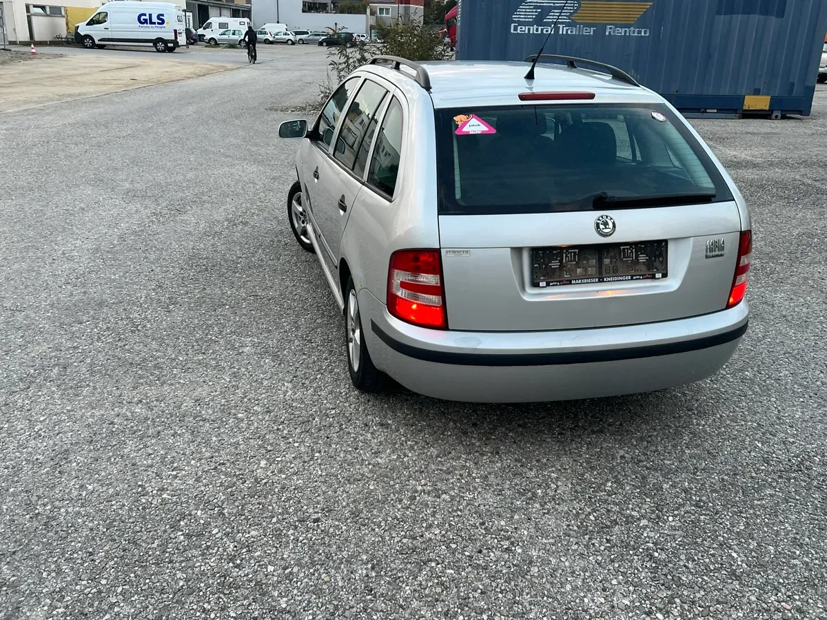 Skoda Fabia 2007 photo 3