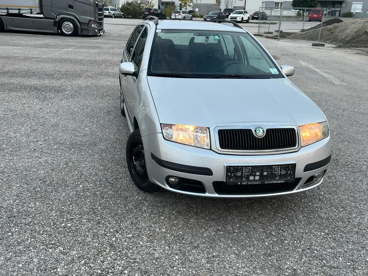 Skoda Fabia 2007 photo 2