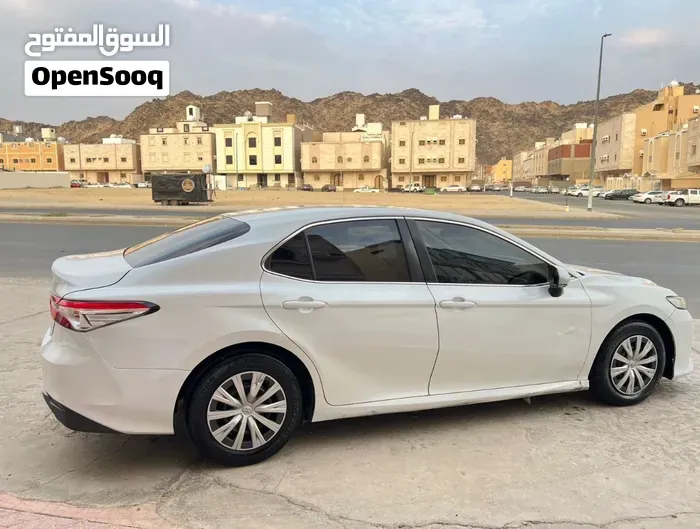 Toyota Camry 2018 photo 2