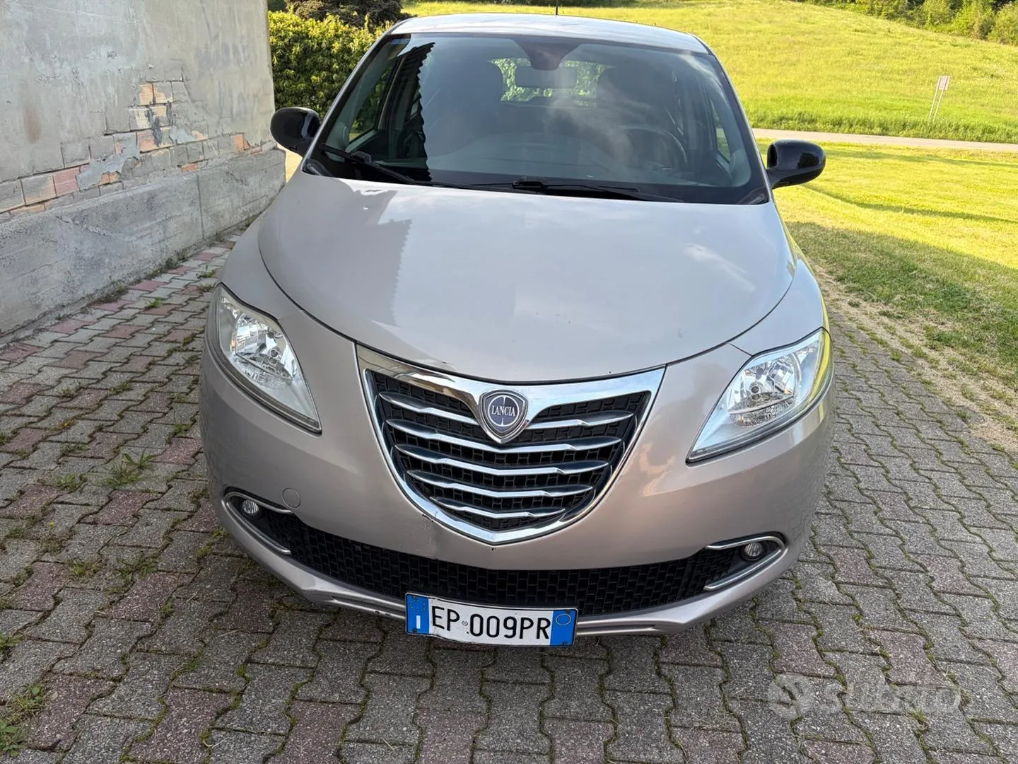 Lancia Ypsilon 2013 photo 2