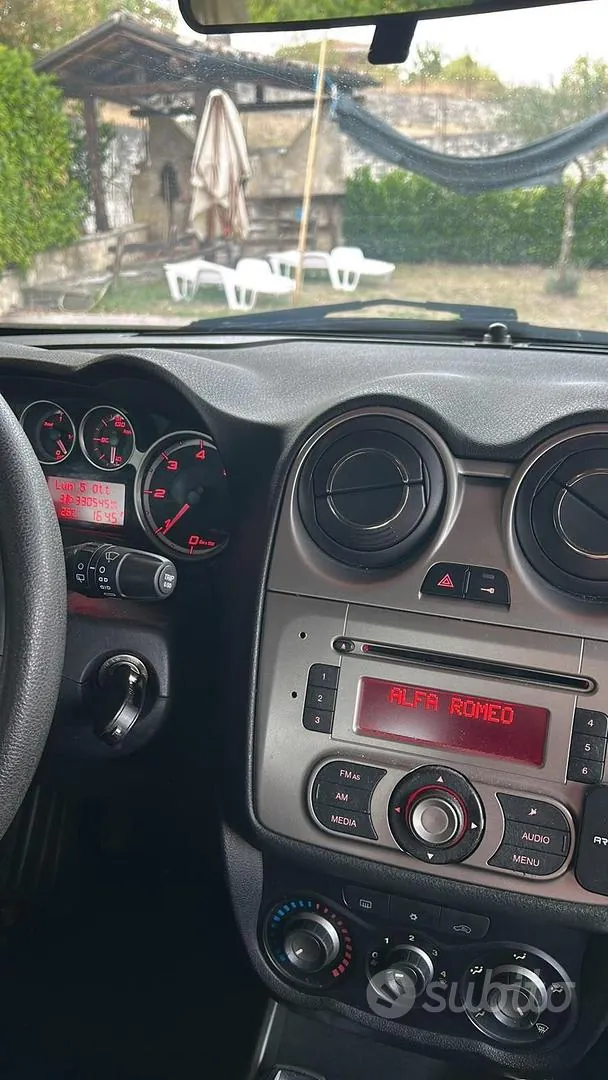 Alfa Romeo Mito 2011 photo 2
