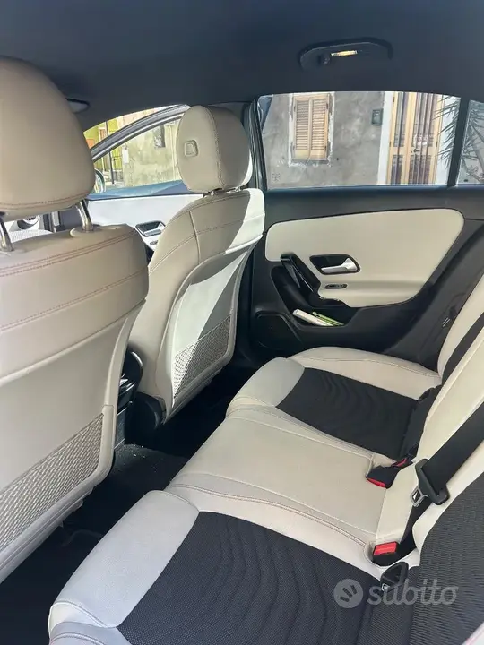 Mercedes-Benz A 180 2019 photo 3