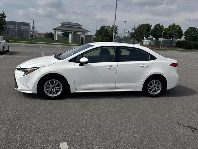 Toyota Corolla 2023 photo 2
