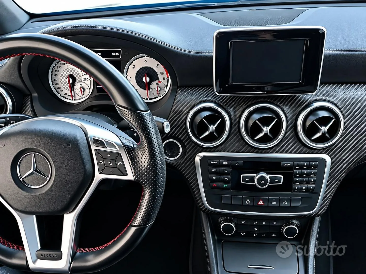Mercedes-Benz A 180 2013 photo 2
