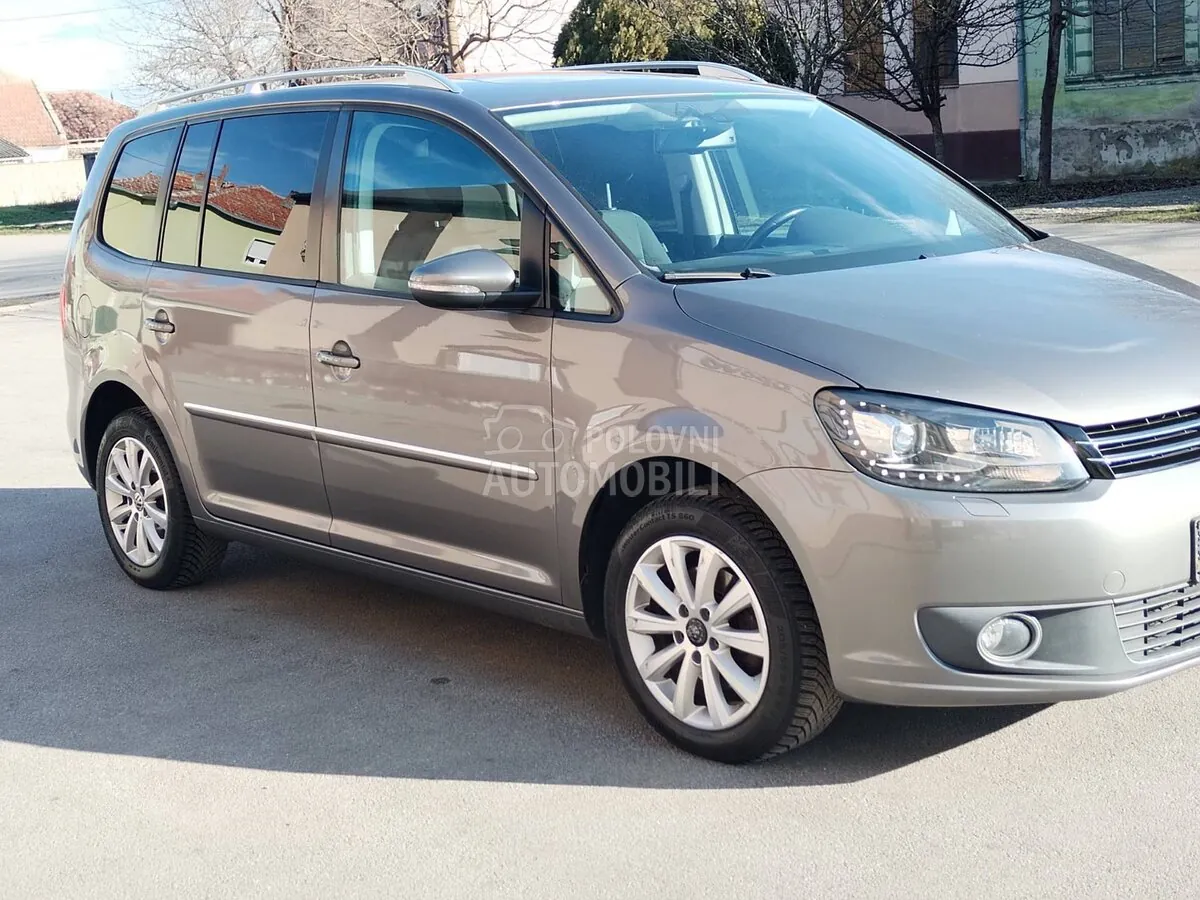 Volkswagen Touran 2011 photo 5