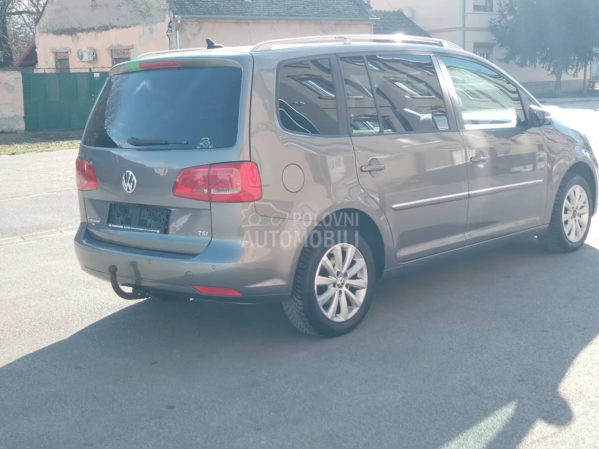 Volkswagen Touran 2011 photo 4