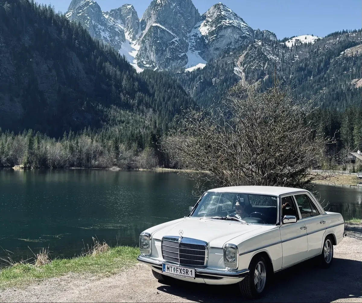 Mercedes-Benz 240D 1976 photo 3