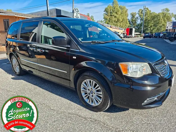 Lancia Voyager 2012 photo 5