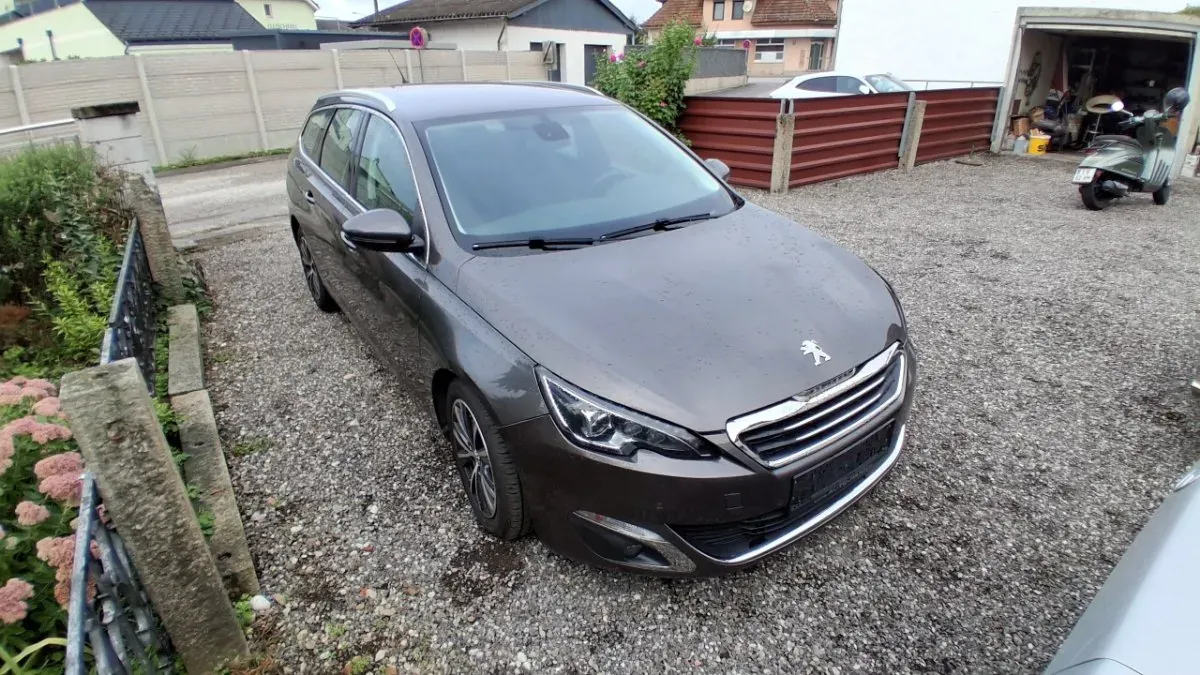 Peugeot 308 2015 photo 2