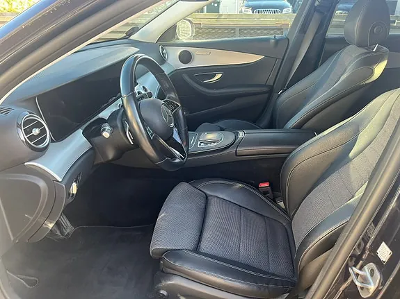 Mercedes-Benz E220 2022 photo 3