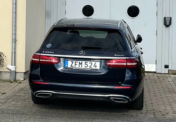 Mercedes-Benz E220 2022 photo 2