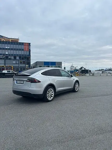 Tesla Model X 2017 photo 3