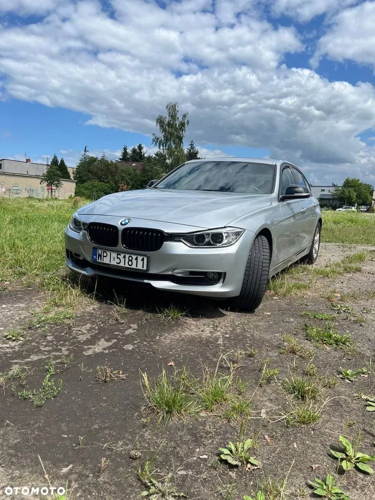 BMW 3 Series 2013 photo 2