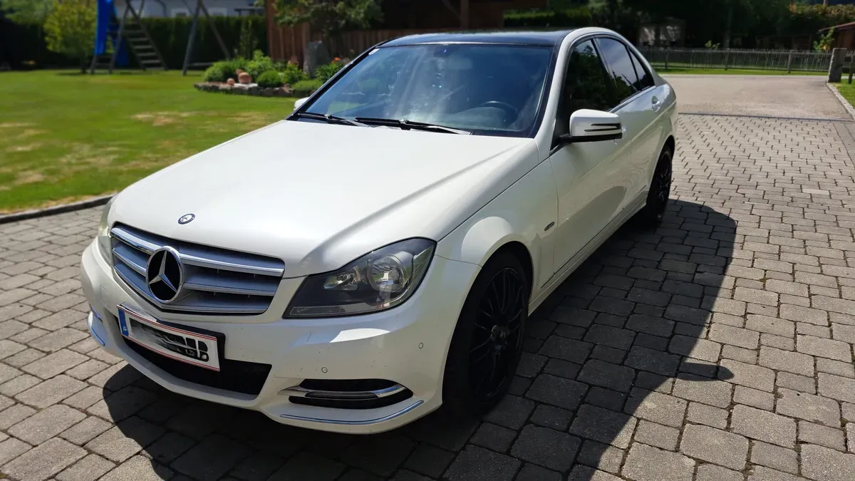 Mercedes-Benz C-Class 2012 photo 2