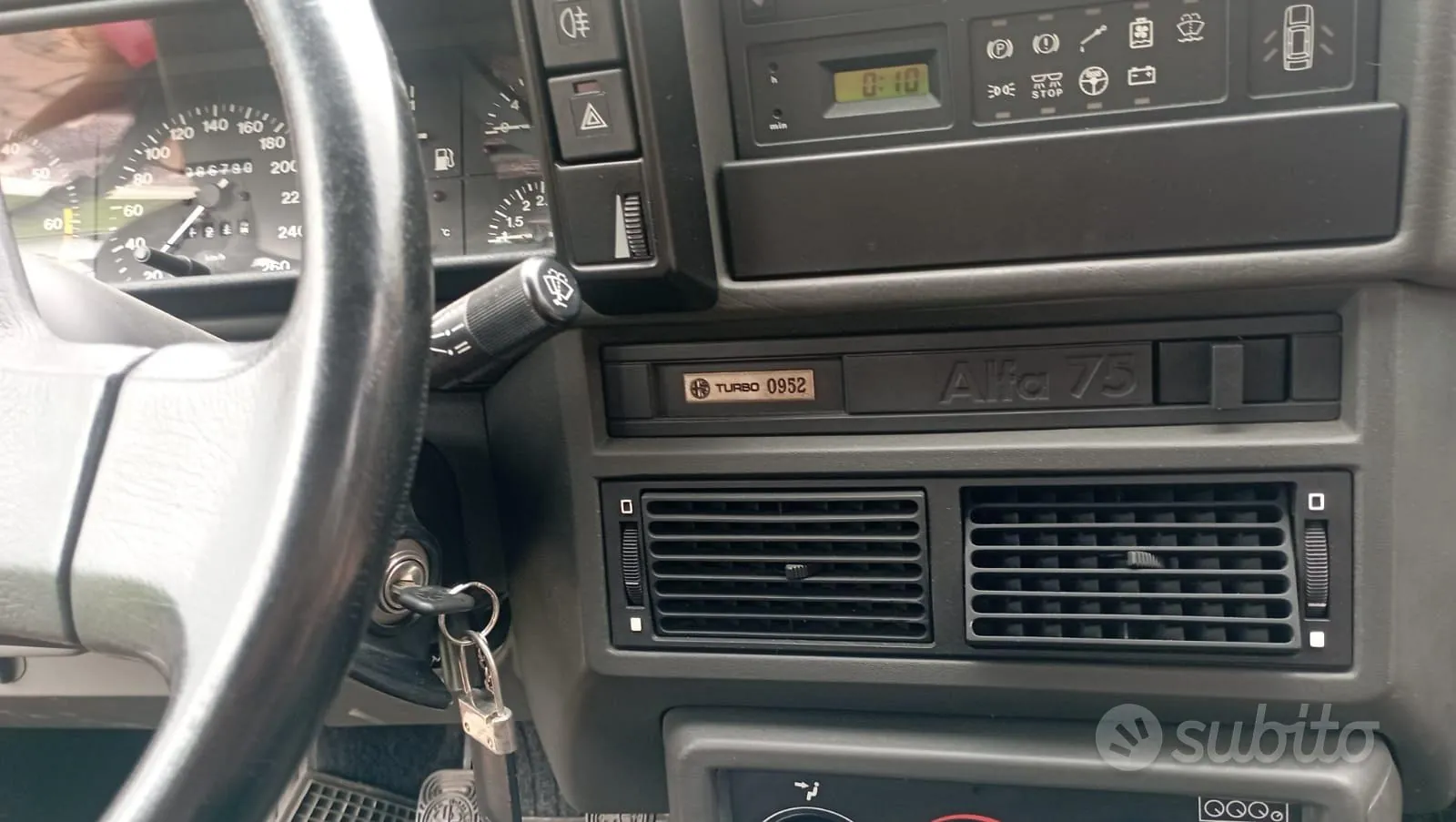 Alfa Romeo 75 1991 photo 5