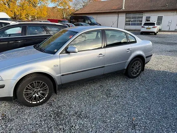 Volkswagen Passat 2003 photo 5