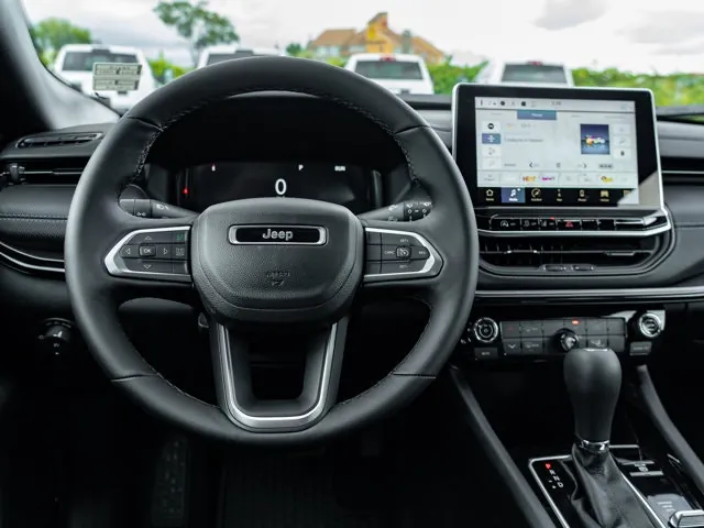 Jeep Compass 2025 photo 2