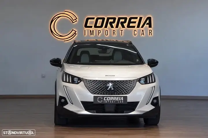 Peugeot E-2008