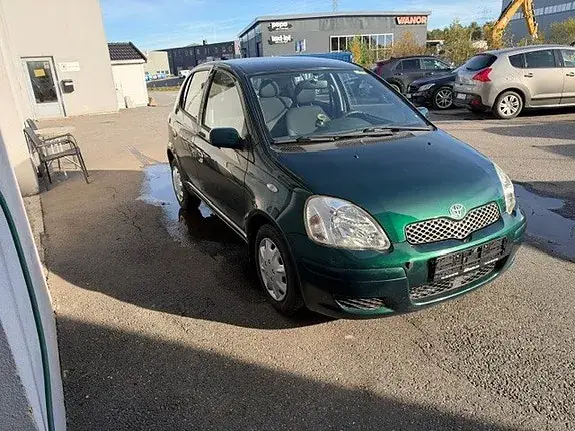 Toyota Yaris 2003 photo 2
