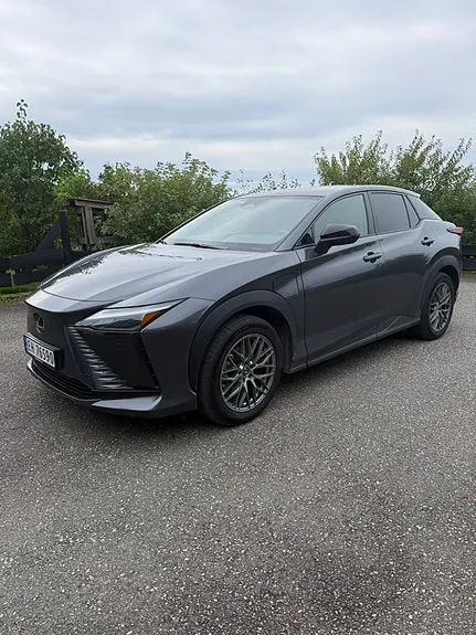 Lexus Rz450E 2024 photo 2
