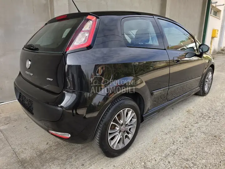 Fiat Grande Punto 2011 photo 5
