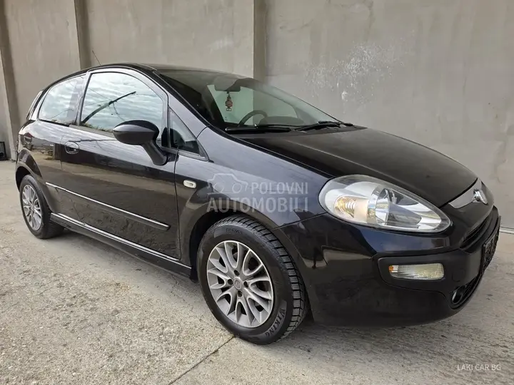 Fiat Grande Punto 2011 photo 3