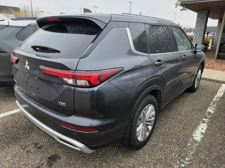 Mitsubishi Outlander 2024 photo 5