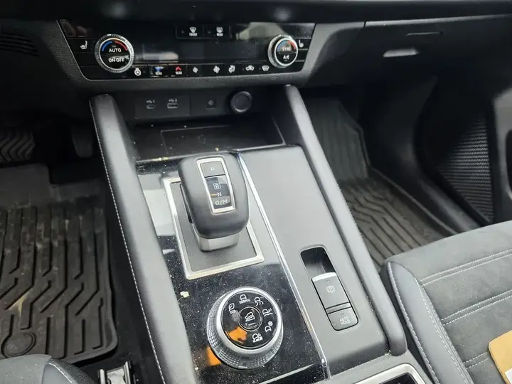Mitsubishi Outlander 2024 photo 4