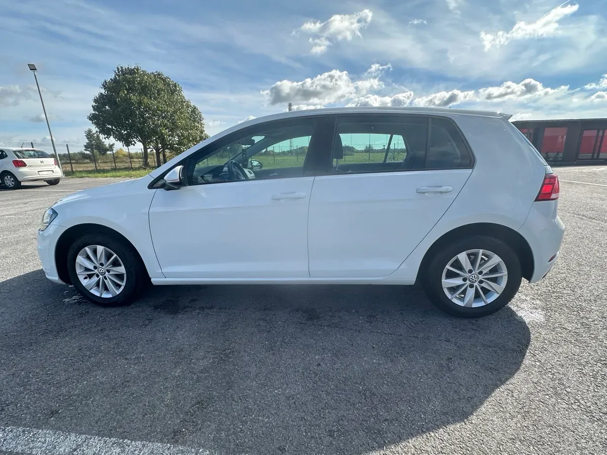 Volkswagen Golf 2019 photo 2