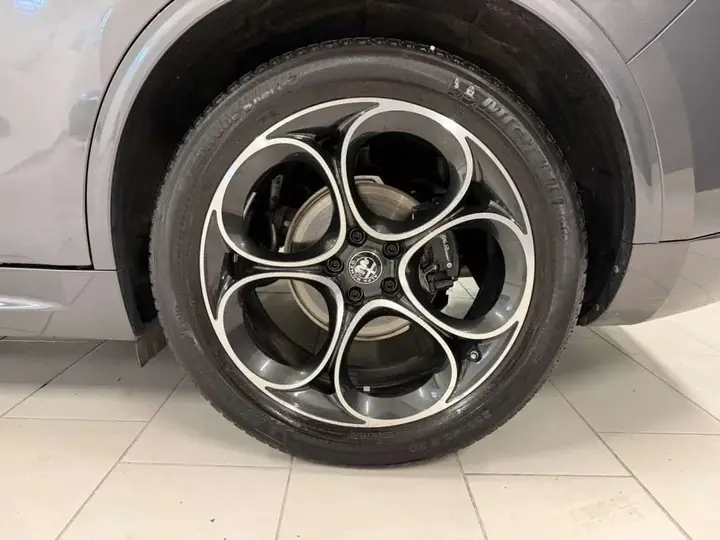 Alfa Romeo Stelvio 2021 photo 4