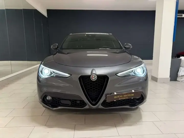 Alfa Romeo Stelvio 2021 photo 2