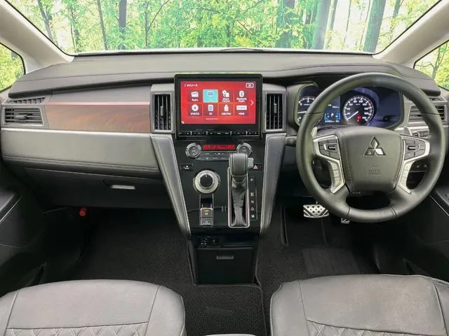 Mitsubishi Delica D:5 2024 photo 2