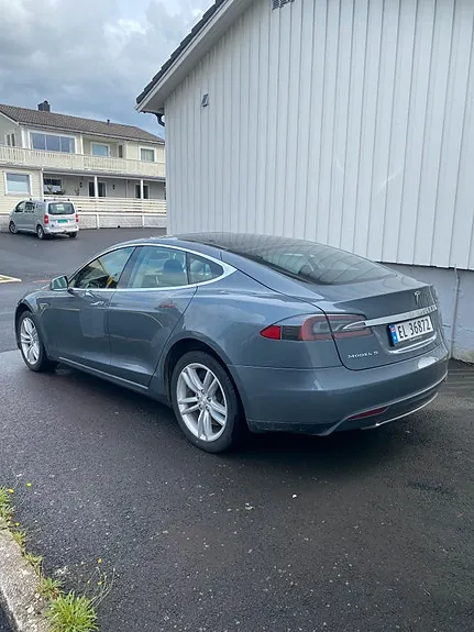 Tesla Model S 2014 photo 4