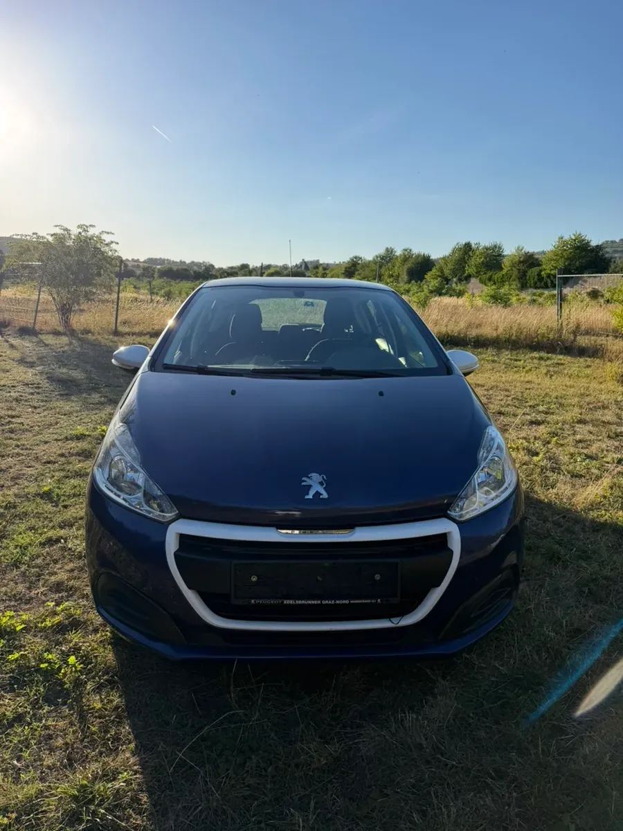 Peugeot 208 2016 photo 2