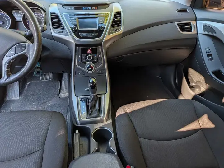 Hyundai Elantra 2016 photo 4