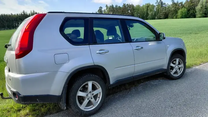 Nissan X-Trail 2013 photo 2