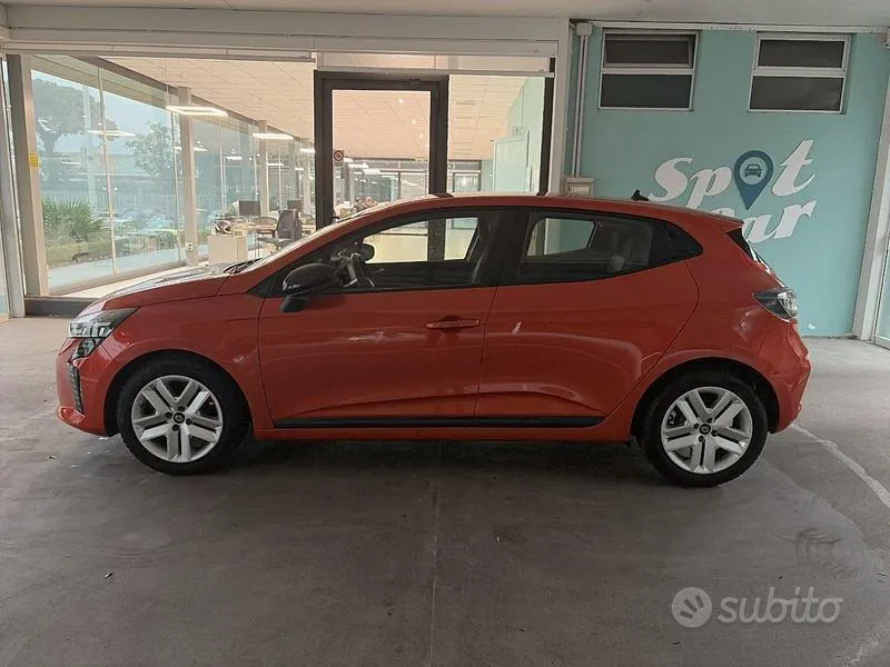 Renault Clio 2024 photo 2