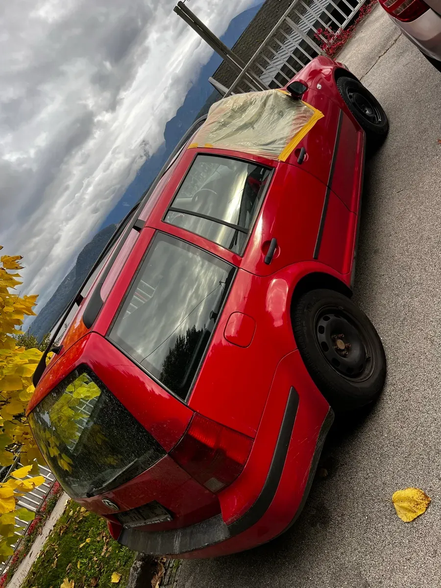 Volkswagen Golf 2001 photo 2