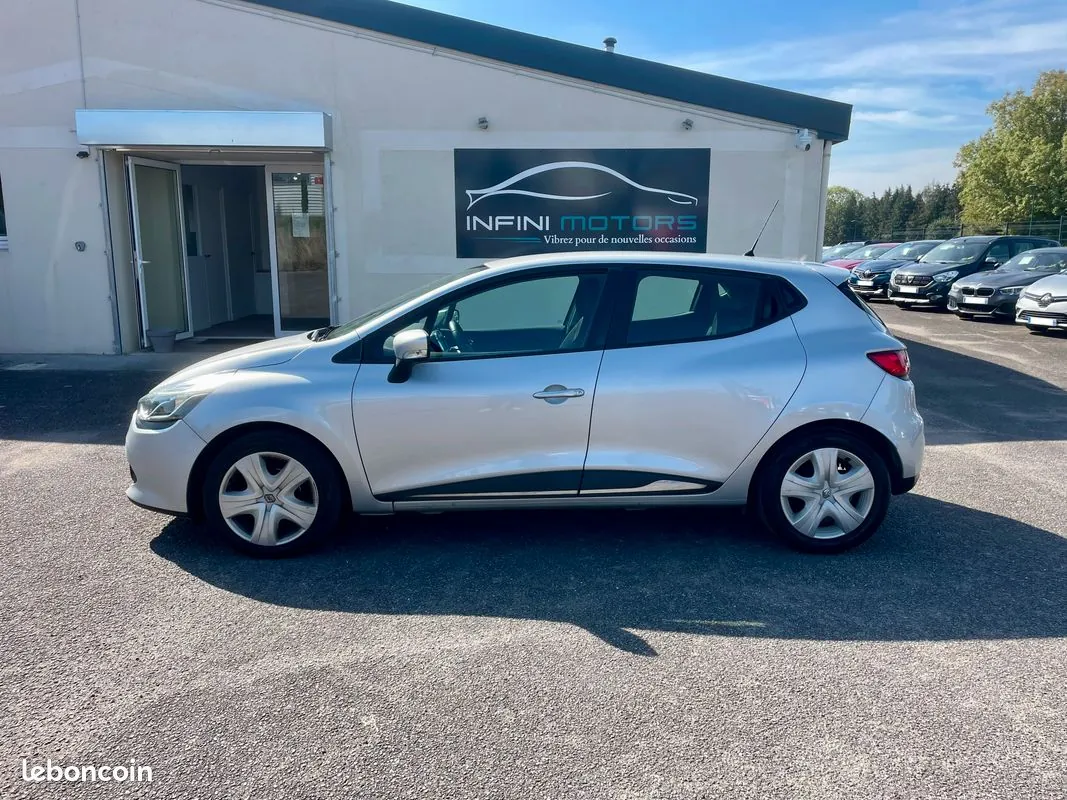 Renault Clio 2015 photo 2