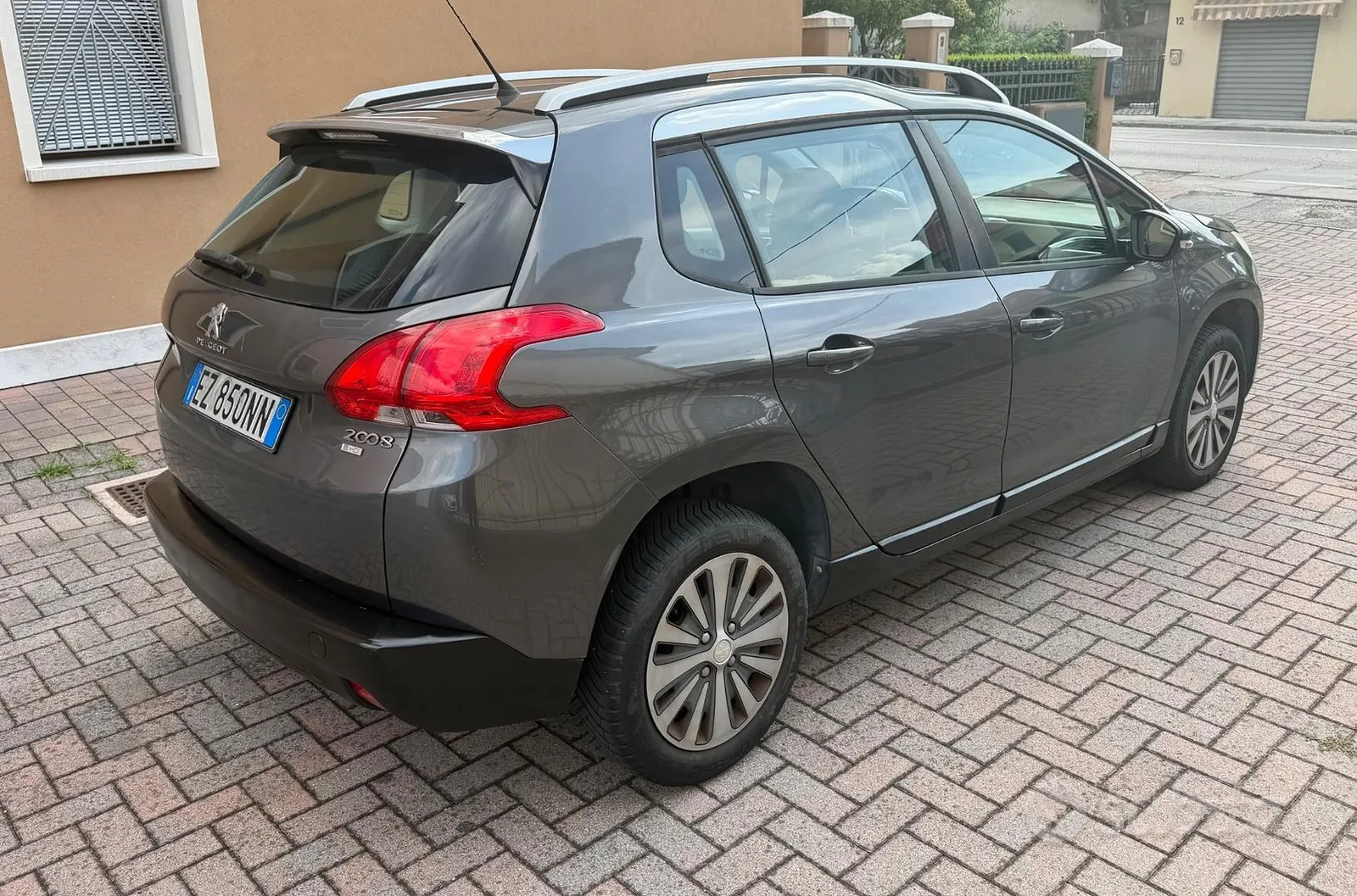 Peugeot 2008 2015 photo 2
