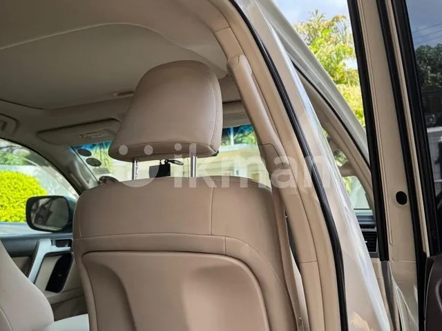 Toyota Land Cruiser Prado 2017 photo 2
