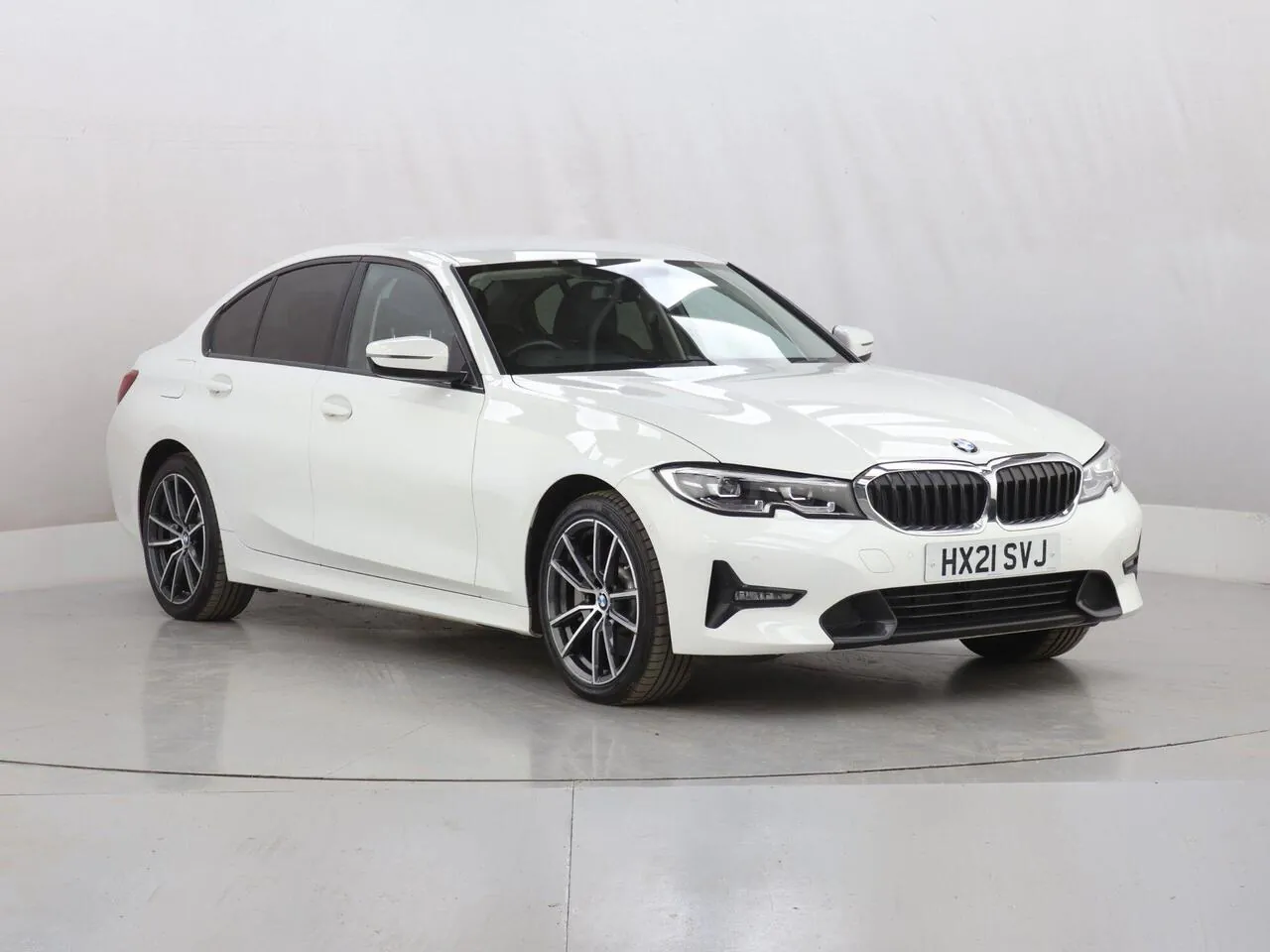 BMW 3 Series 2021 photo 2